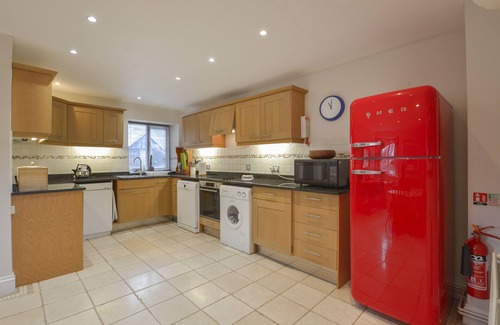 Newton Ferrers Cottage | BROOK COTTAGE, family friendly, with open fire in Newton Ferrers