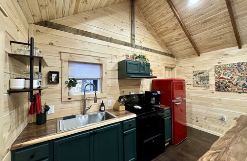Wardsboro Ski Chalet | Brook Haven Retreat - Minutes to Mt. Snow/Stratton. Pet Friendly!
