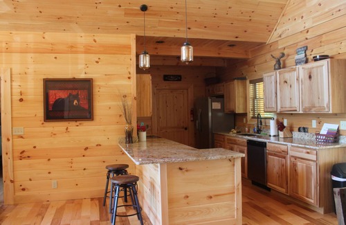 Bryson City Cabin | Brooke's Place * Deep Creek Area * - Luxury Cabin