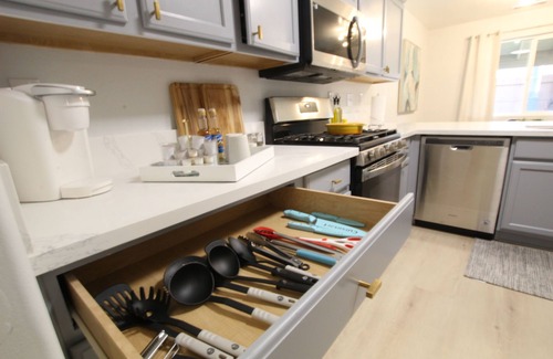 Visalia House | Brookes Guest House: Updated, Bright, Open & Airy