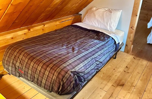 Homer Cabin | Brooks Falls, Homer Floatplane Lodge