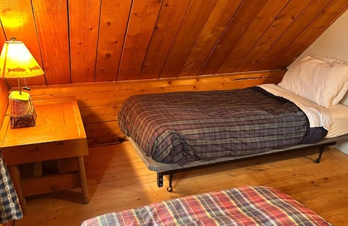 Homer Cabin | Brooks Falls, Homer Floatplane Lodge