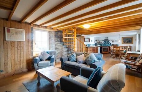 Ventry House | Brosnan's Cottage - Ventry