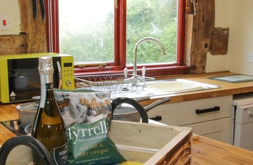 Montgomery Cottage | BROUGHTON STABLES, pet friendly, with a garden in Bishop's Castle