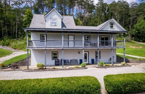 Gnaw Bone House | Brown County Home on 135 South SWIM SPA
