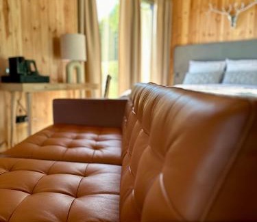 gmina Slemien Apartment | Brown Deer - z Sauną na Tarasie, Jacuzzi i Widokiem na Góry - by Deer Hills Luxury Apartments