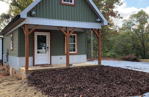 Townville Cottage | Broyles Landing Cottage at Lake Hartwell SC