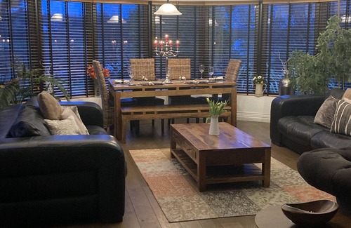 Cleggan House | Bruíon- sleeps 8 guests in 4 bedrooms