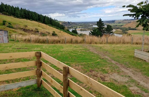 Surat Bay House | Bruce Farm Alpaca Cabin 3 by Tiny Away