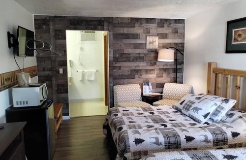 Ohiopyle Hotel | Bruner | 1BR,1BA, Cabinesque Hotel in Ohiopyle