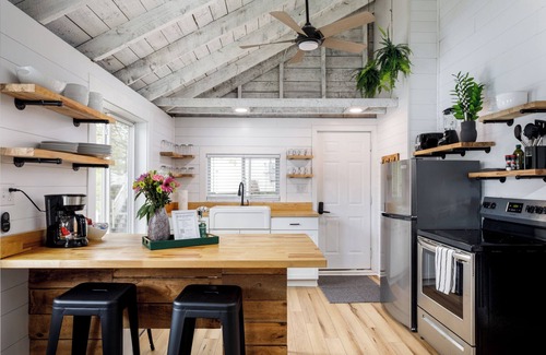 Lake Ann House | Bryan Lake Hideaway | Private Beach | Downtown