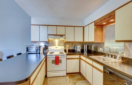 Basye House | Bryce Resort Getaway w/Sauna, 1 Mi to Lake Beach!