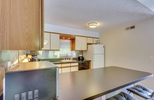 Basye House | Bryce Resort Getaway w/Sauna, 1 Mi to Lake Beach!