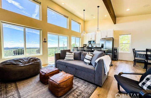 Long Valley Junction Cabin | Bryce View Cabin - New Cabin with Amazing Views!