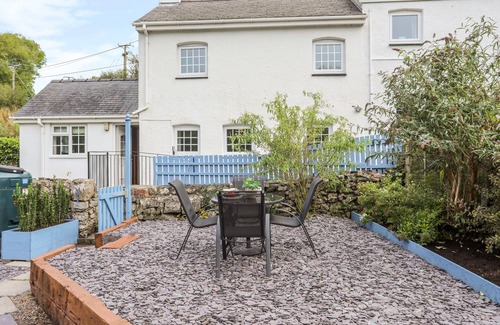 Pentraeth Cottage | BRYN BACH, pet friendly, character holiday cottage in Pentraeth