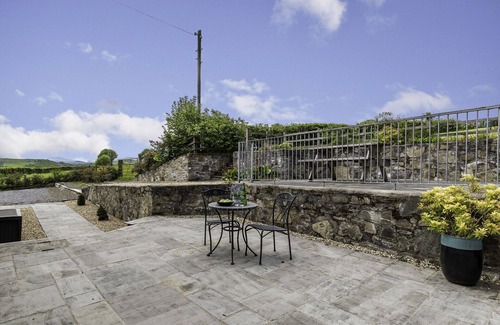 Derwen House | Bryn Eithin Bach - One Bedroom House, Sleeps 2
