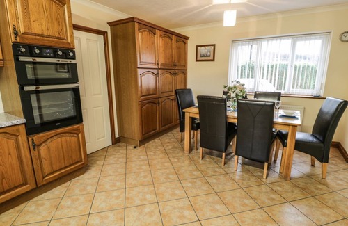Bala Cottage | BRYN LLAN, family friendly, with a garden in Bala