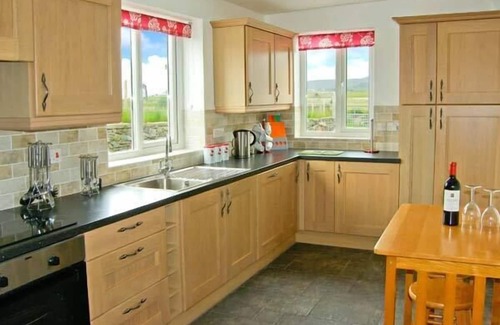 Snowdonia National Park Area Cottage | BRYN RE, family friendly, character holiday cottage in Trawsfynydd