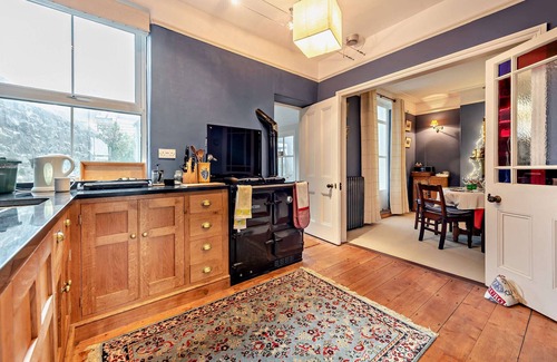Aberaeron House | Brynamlwg - Three Bedroom House, Sleeps 6