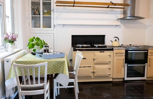 Whitland Cottage | Bryniago, Clynderwen