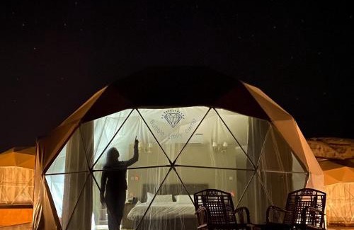 Wadi Rum Hotel | Bubble Emily camp