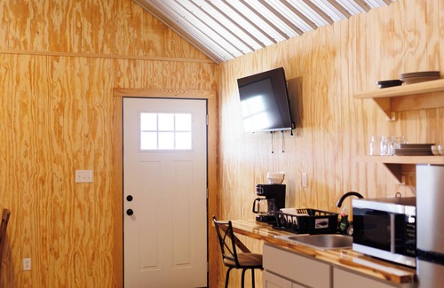Abbeville Cabin | Buck Hill Cabins #1-Lake Eufaula Covered Boat Storage