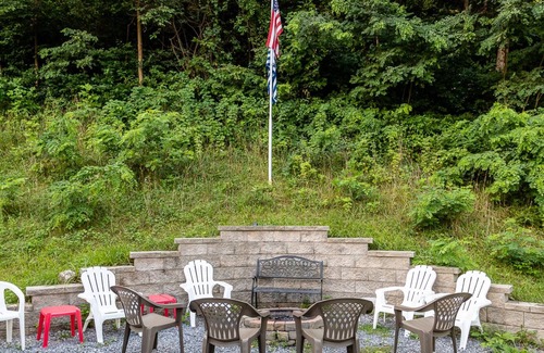 Luray Cabin | Buck's Peak: Spacious, Quiet Log Cabin with a unique view of the Shenandoahs