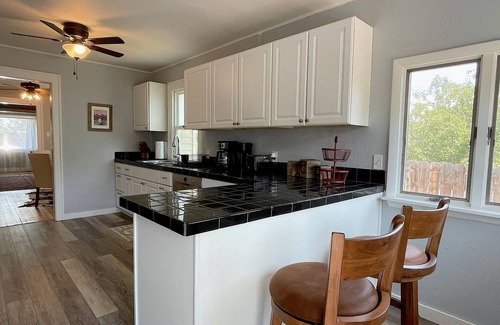 Cody House | Buckaroo- families and pets welcome!