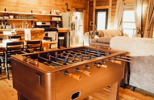 Combs Cabin | BUCKEYE Lodge on the Pig Trail senic hwy