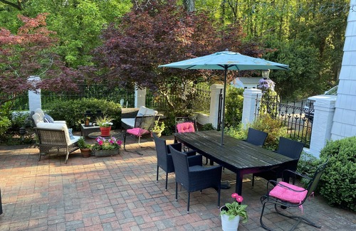 Buckhead House | Buckhead- Minutes from MBS & The Battery- Exclusive Neighborhood & Pet Friendly!