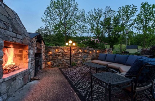 Purcellville House | Buckskin Manor - Historic, Pool, 66 Acre Vineyard