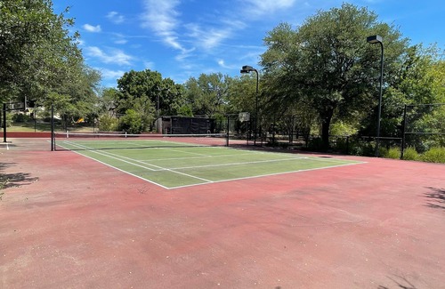 Buda Cottage | Buda Garden Getaway, 2 Bed room, 15 min from Downtown Austin
