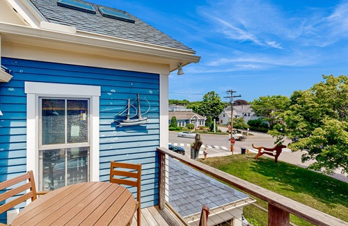 Boothbay Harbor Apartment | Buddy's Barrel House: Dog-Friendly Apartment in Downtown Boothbay Harbor