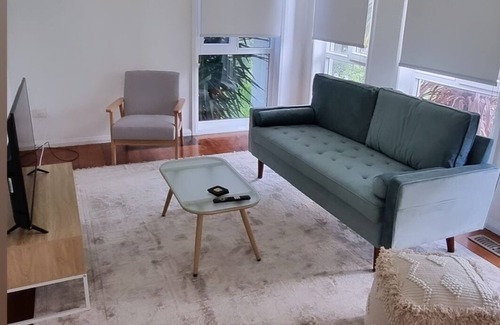 Dallas House | Budget 3BR home - 12 mins from airport, Bohemian Styled, great for small groups.
