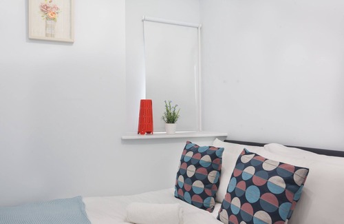 King's Cross Apartment | budget entire flat - eurostar - kings cross 1