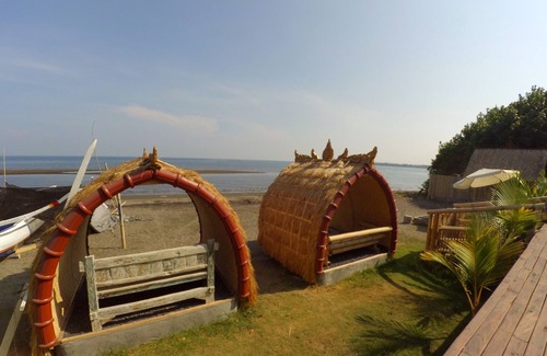 Temukus House | Budget Exotic wooden cabin in lovina.2
