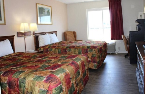 Mount Vernon House | Budget-Friendly Accommodations Near Riverbend Park! Free Breakfast & Parking