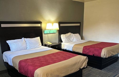 Tad Hotel | Budget Host Inn Charleston