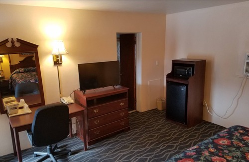 Bedford Hotel | Budget Host Midway Inn