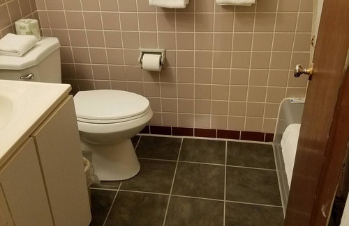 Bedford Hotel | Budget Host Midway Inn