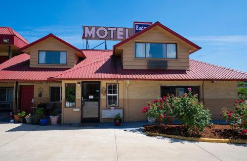 Gladstone Hotel | Budget Inn Gladstone By OYO - Portland Clackamas