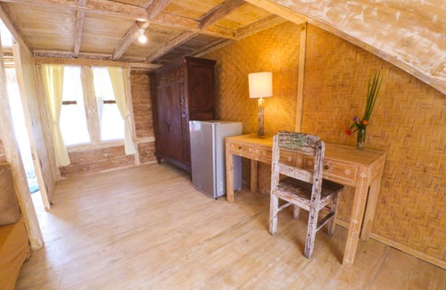 Temukus Cabin | Budget peaceful Log cabin in Lovina V. 1