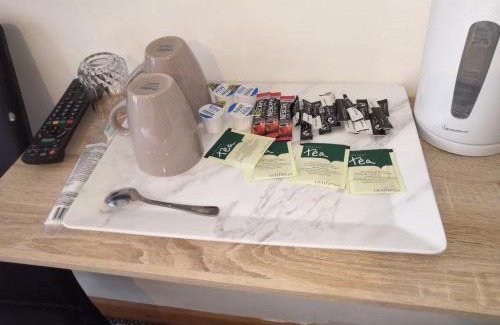 Oldham House | Budget Rooms