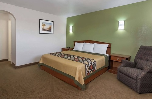 Austin Ave. Hotel | Budget Stay at Knights Inn Franklin Ave Waco! Parking, Pets Allowed!