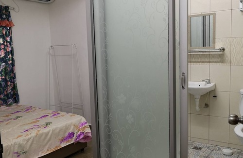 Tanjung Bungah Apartment | Budget Tiny Home at Tanjung Tokong easy accessibility to local cuisines