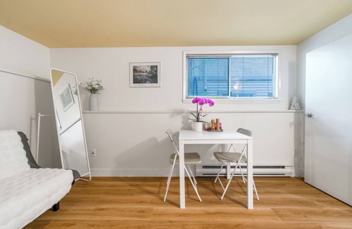 West Side House | BudgetWise Basement near Airport, UBC, Downtown in Vancouver