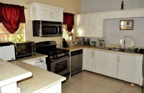 Port of Spain Apartment | BUENA VISTA | Views Pool Location Wellness Nature