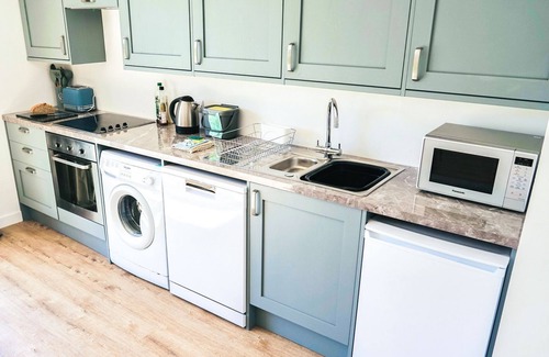 Clynnogfawr Cottage | Bueno is a ground floor cottage, ideally located to explore what this part of Wales has to offer.