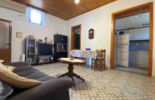 Berat Villa | Built 18 Century/Garden Villa/Central/Mountain view/2KingBed/Full Kitchen