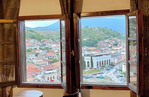 Berat Villa | Built 18 Century/Garden Villa/Central/Mountain view/2KingBed/Full Kitchen